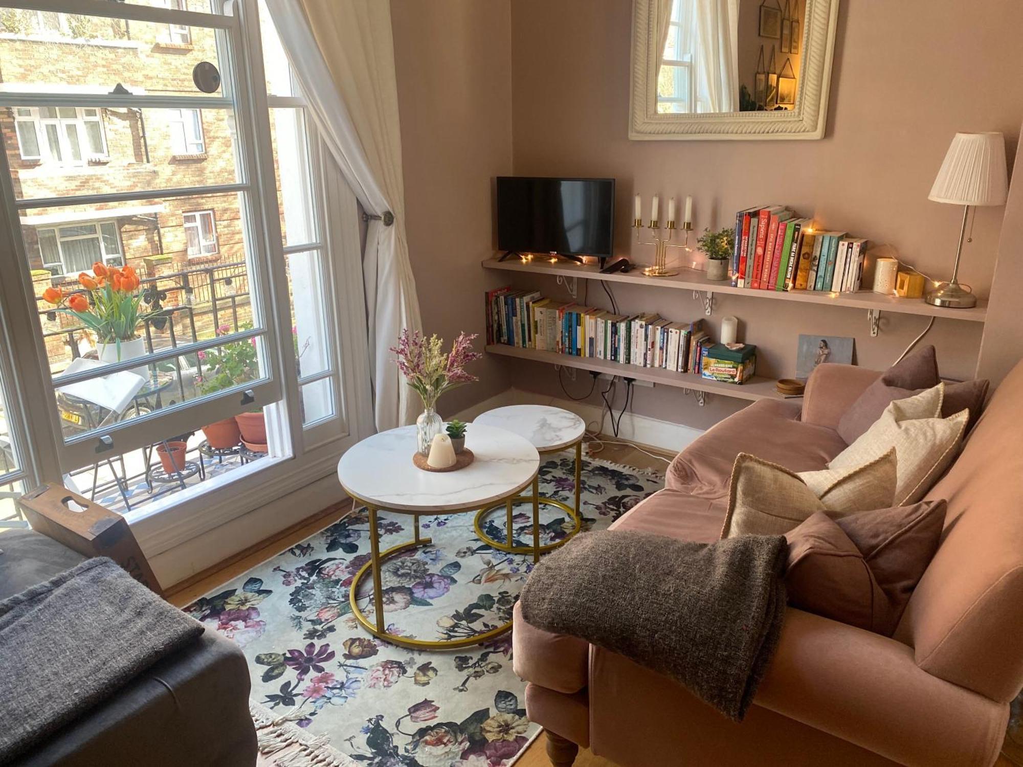 Appartamento Cosy And Stylish With Balcony