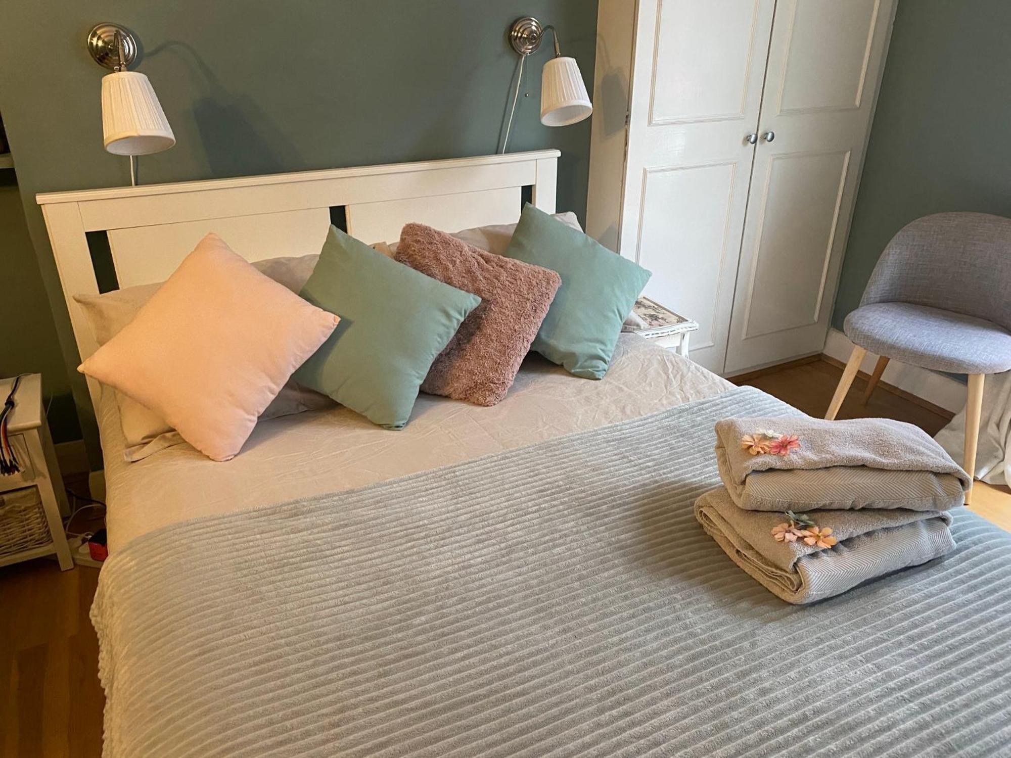 Cosy And Stylish With Balcony Londra